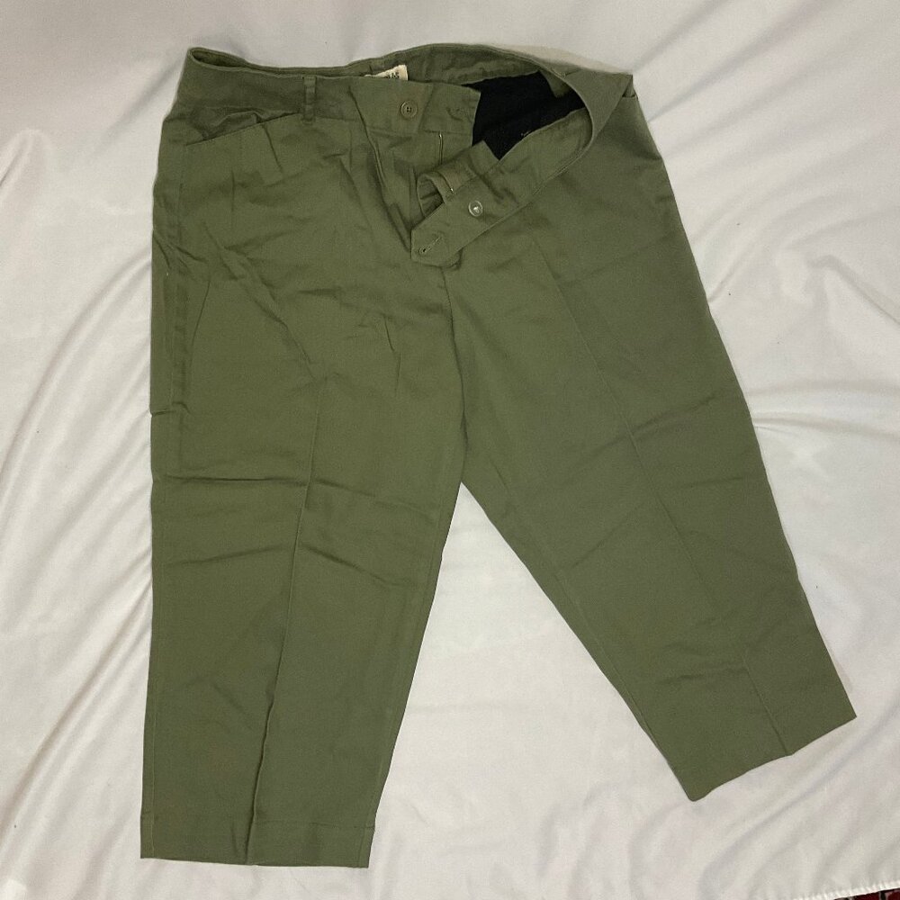 St Johns Bay Size 14 3/$14 Stretch Crop Pants Womens Green